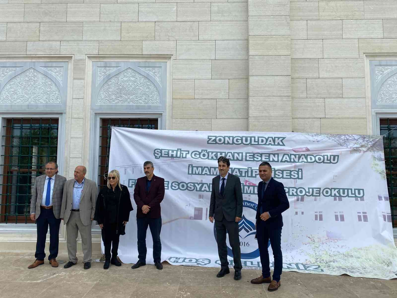 İmam Hatip Lisesi öğrencilerinden anlamlı hareket