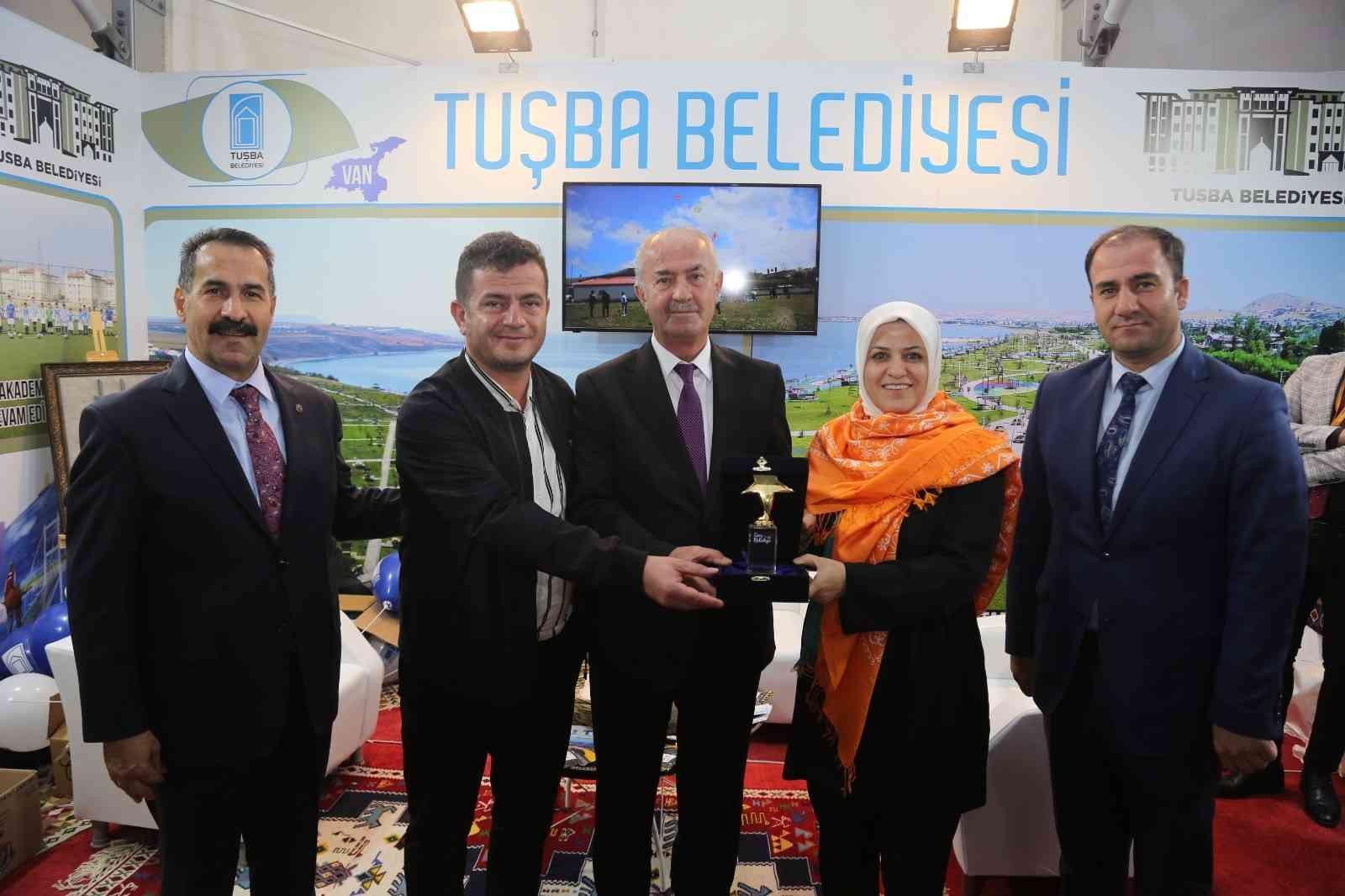 Tuşba Belediyesine ‘Kültür, Sanat, Yayıncılık, Eğitim ve Spor Faaliyetleri’ ödülü