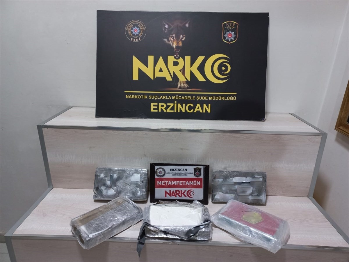 Erzincan’da termoking içerisinde 5 kilo 454 gram metamfetamin ele geçirildi