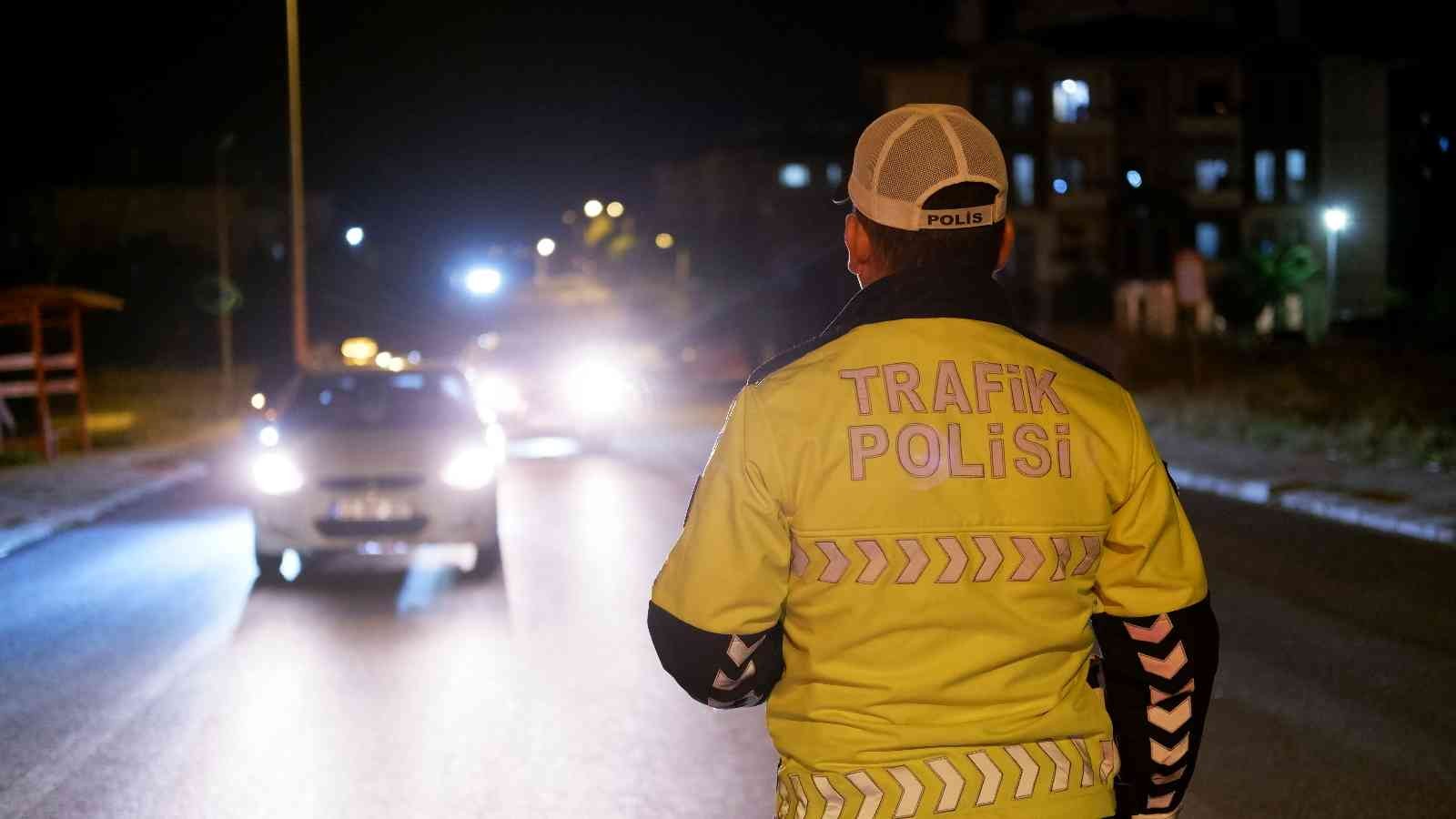 Edirne’de iki otomobil çarpıştı: 3 yaralı