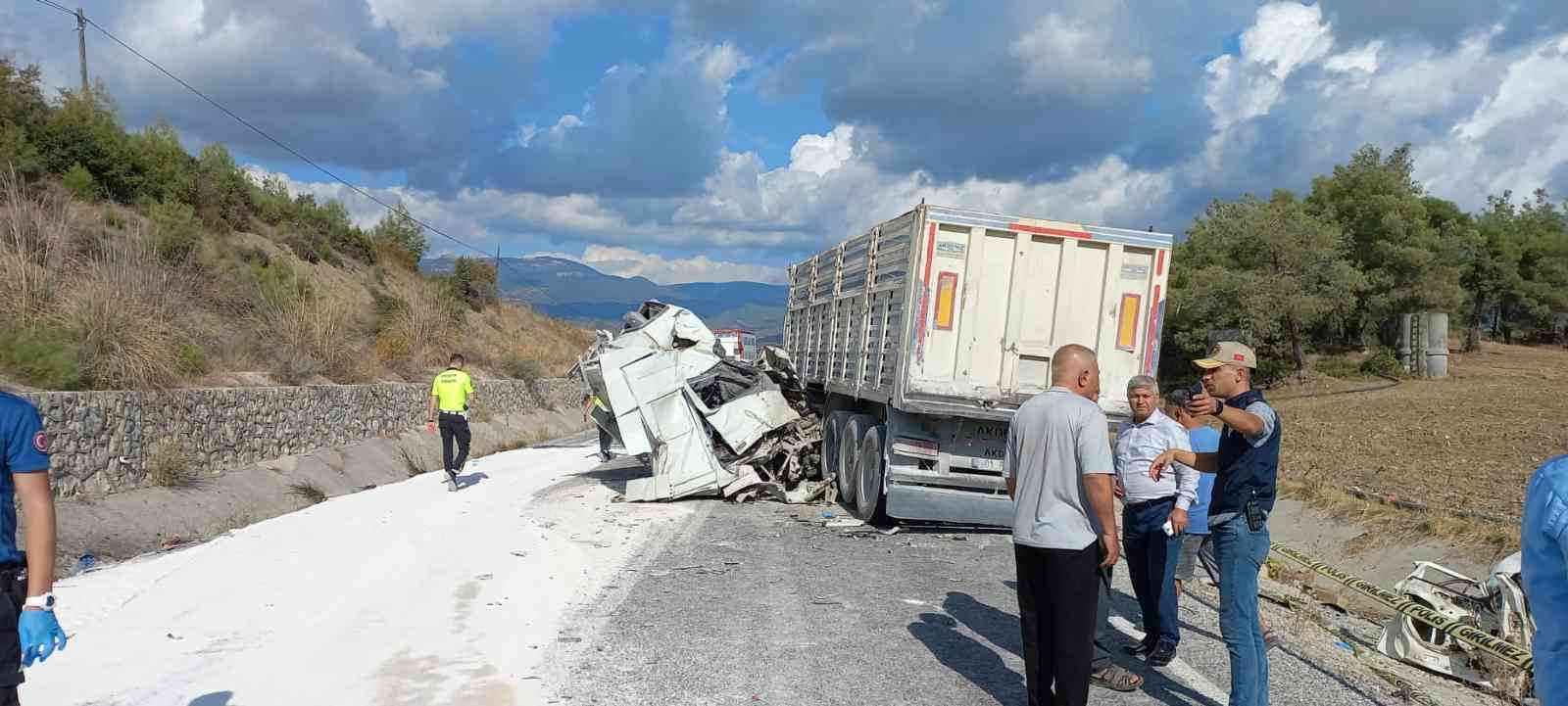 Adana’da trafik kazası: 3 ölü