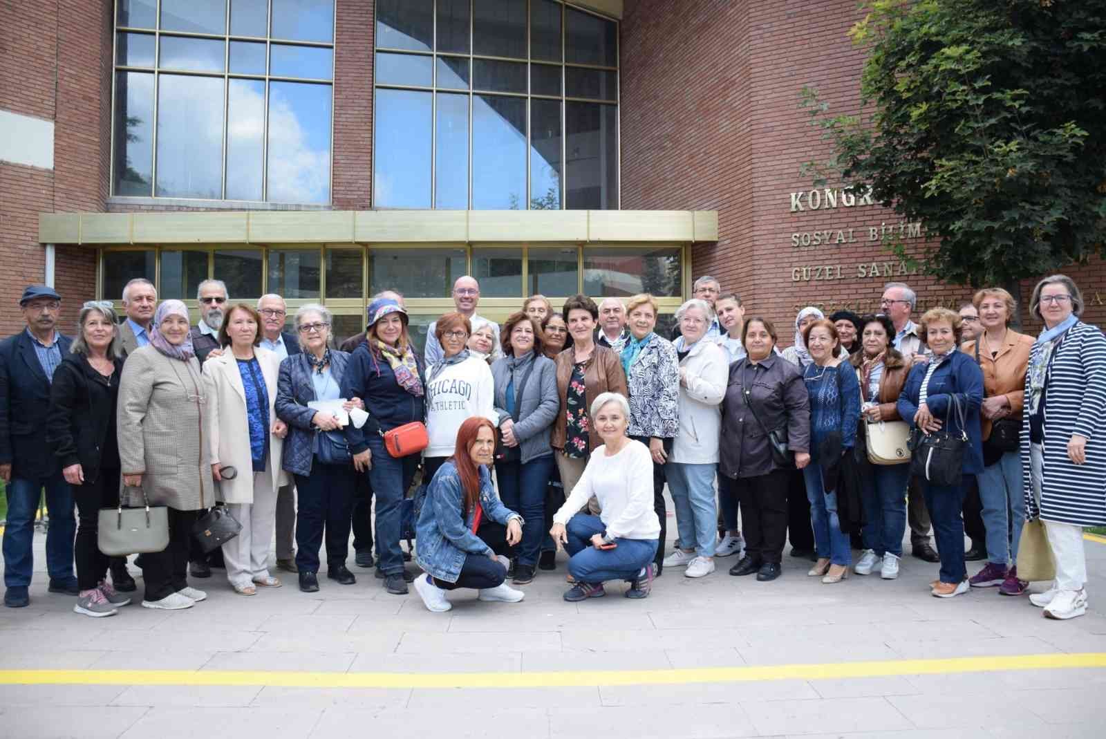 Tazelenme Üniversitesi öğrencileri oryantasyon toplantısında buluştu