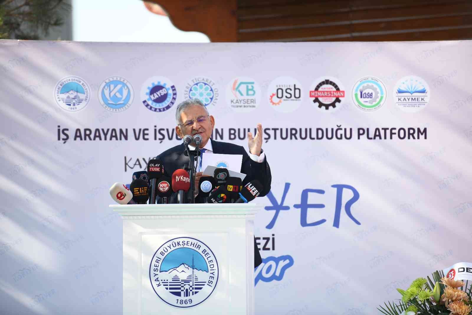 Büyükşehir’in Kariyer Merkezi, 1 ayda 100 kişiye istihdam sağladı