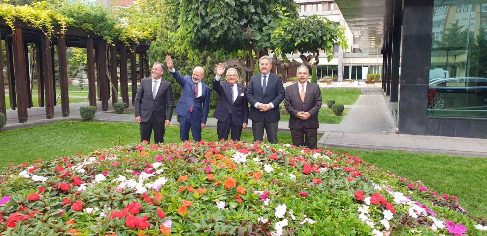 Başkanlar, Büyükşehir’de haftaya istişare ile başladı