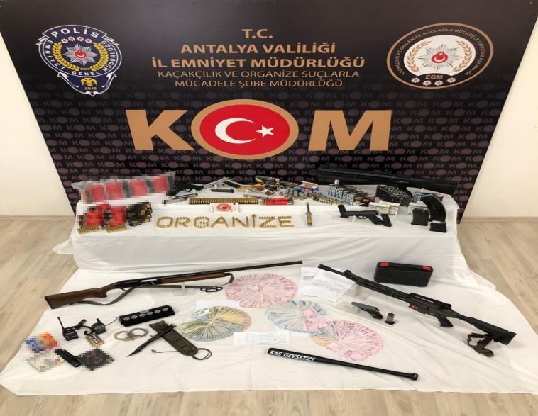 Antalya merkezli suç örgütü operasyonuna 16 tutuklama