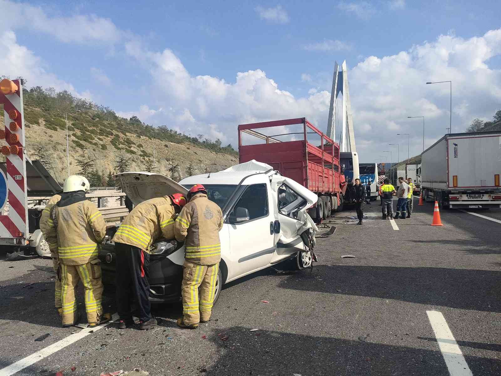 Yavuz Sultan Selim Köprüsü girişinde zincirleme kaza: 5 yaralı