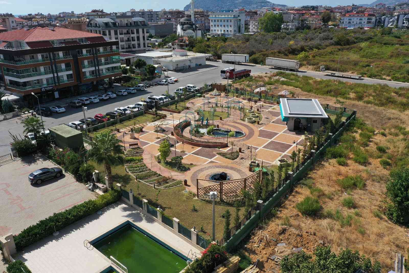 Alanya Belediyesi Akdeniz’in ilk terapi parkını tamamladı