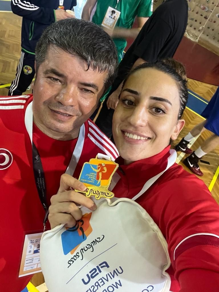 Gizem Özer Karadağ’da