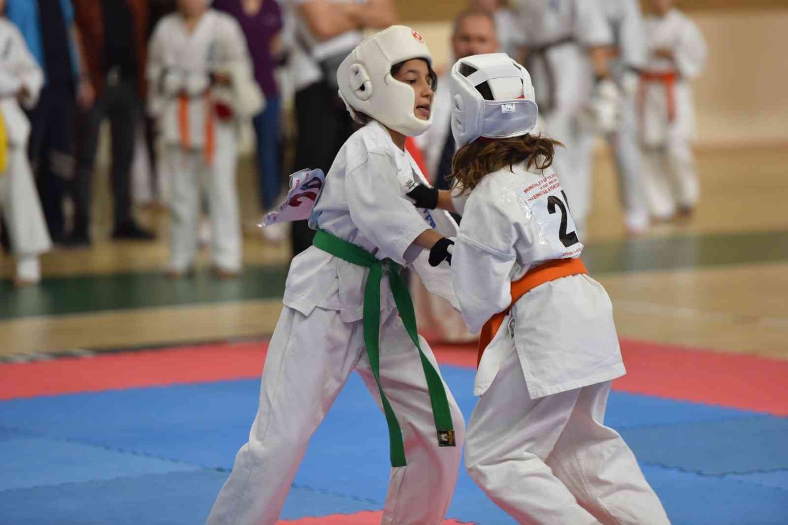 Yıldırım’da karate rüzgarı