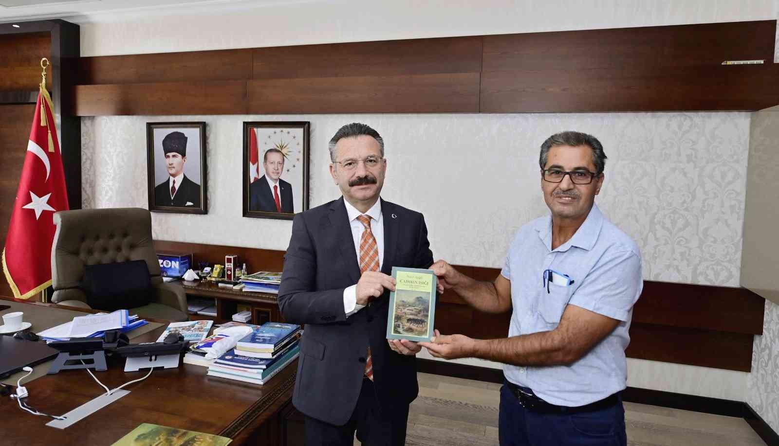 Aygül’ün ’Çadırın Işığı’ romanının ikinci baskısı yayımlandı