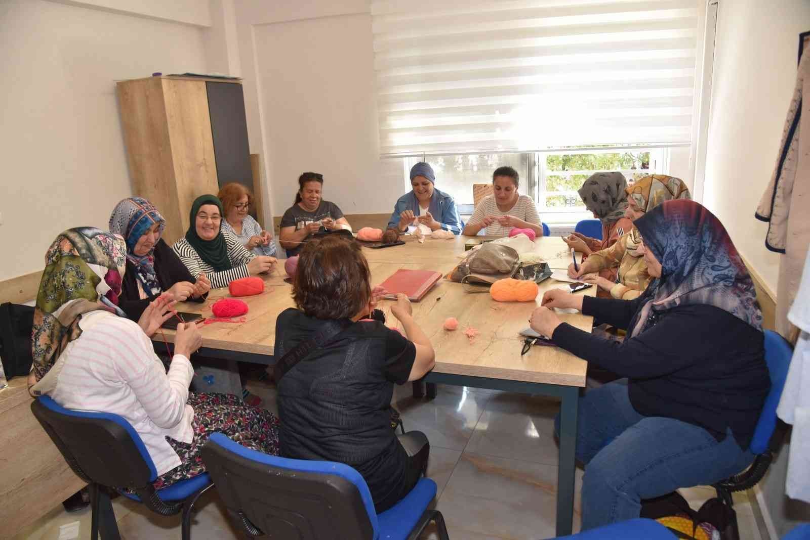 Yunusemre’de el sanatları kursu başladı