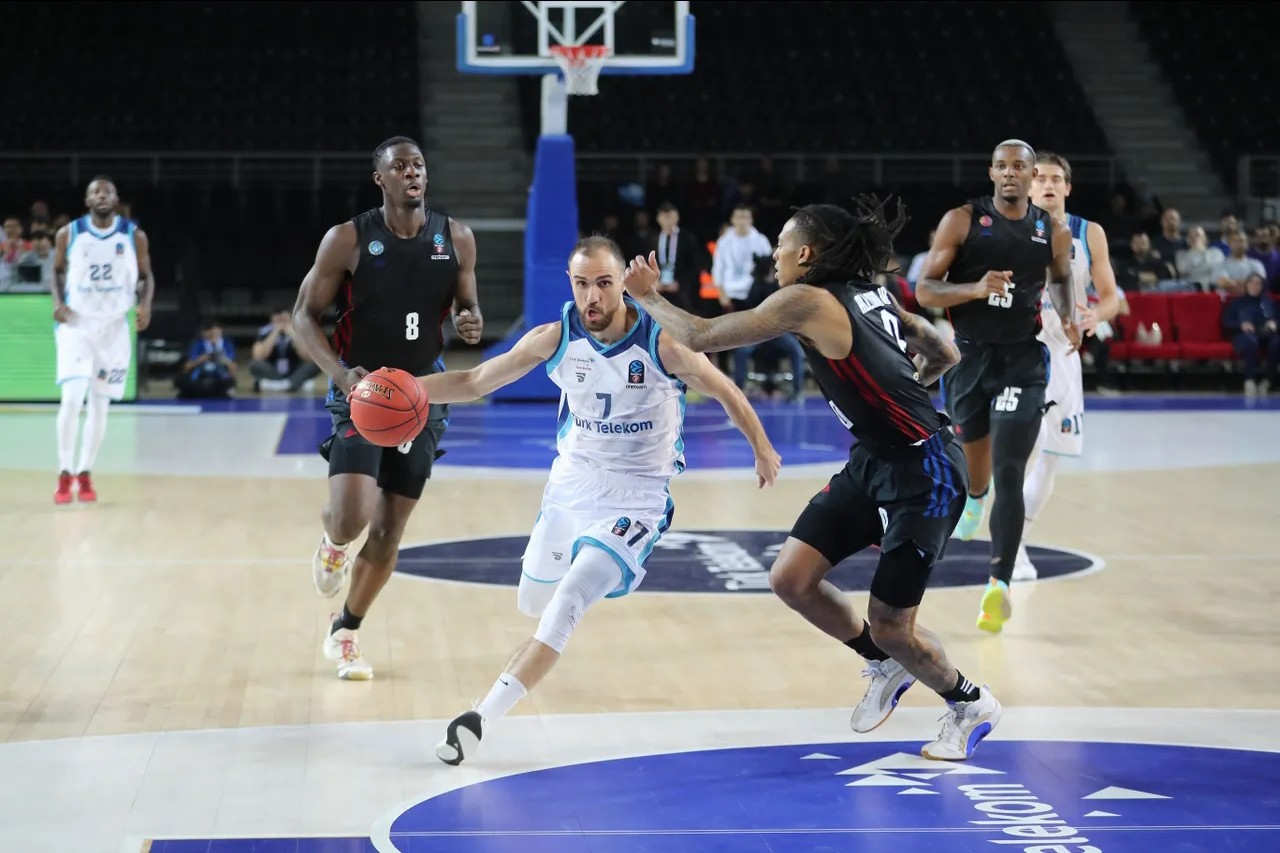 EuroCup: Türk Telekom: 75 - Paris Basketball: 90