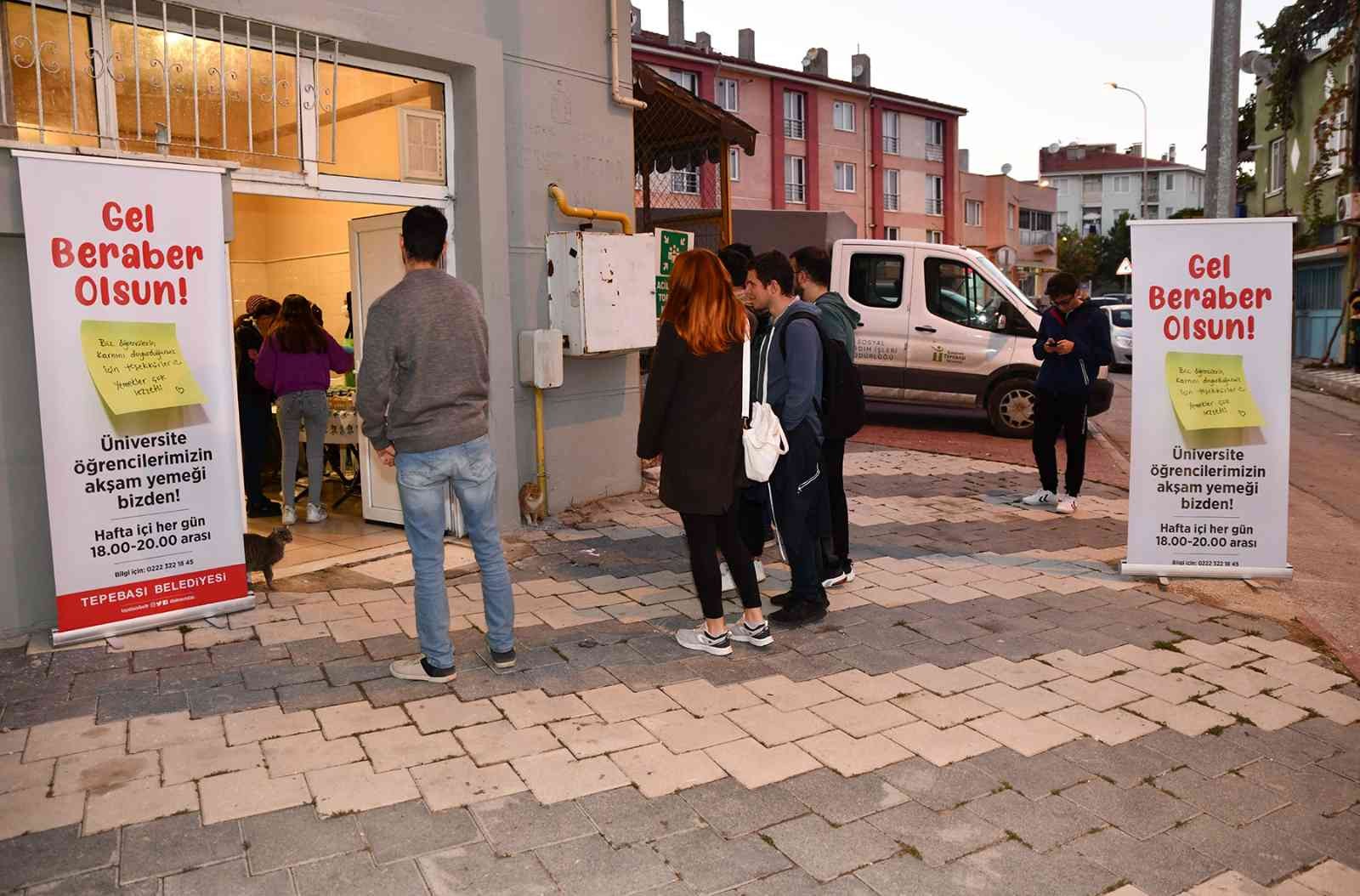 Öğrencilere yemek desteğine yeni yerinde yoğun ilgi