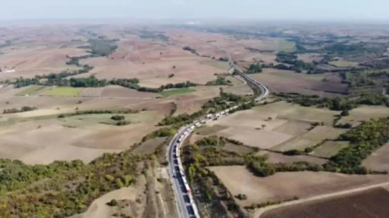 Gümrükte tüm zamanların tır çıkış rekoru kırıldı