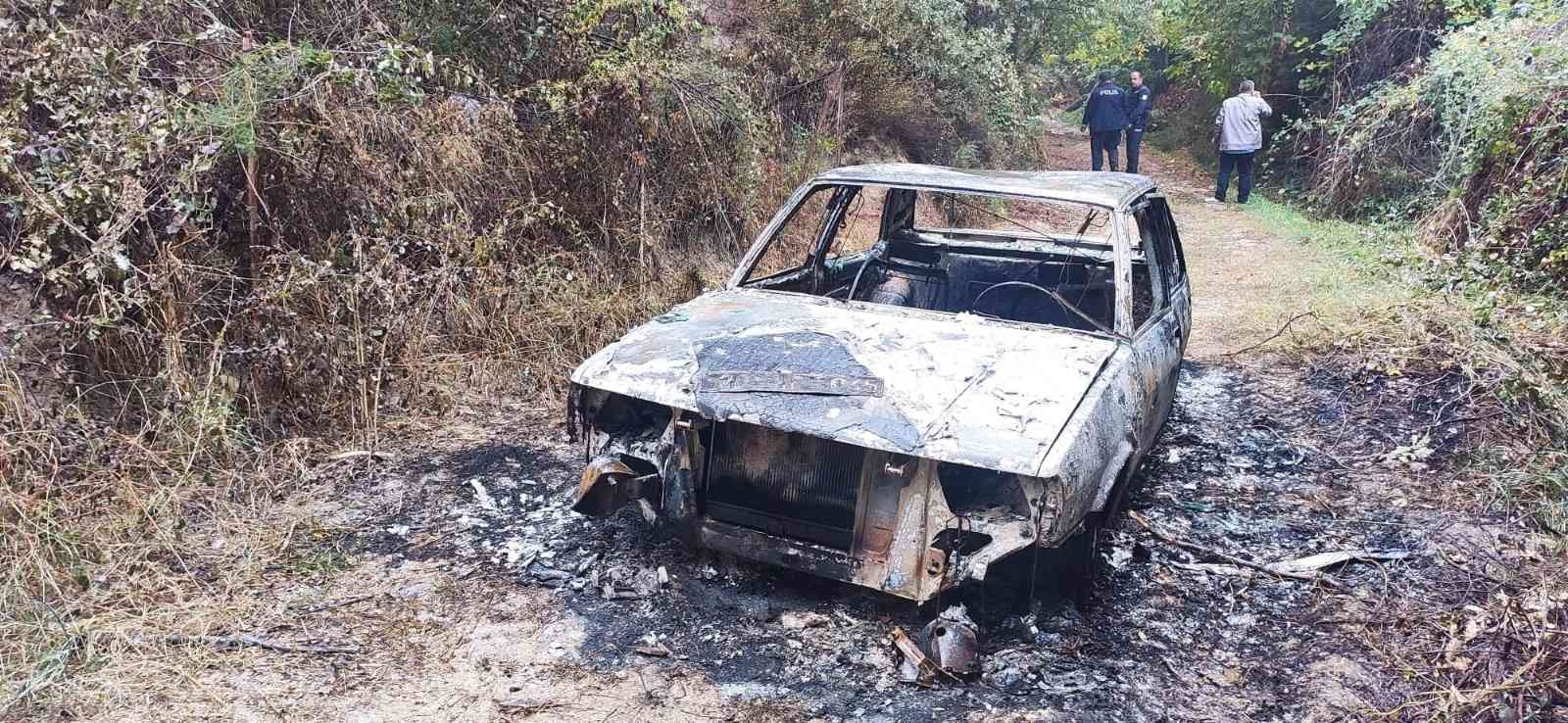 Hırsızlar çaldıkları otomobili kullandıktan sonra ateşe verdi