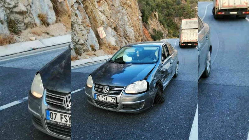 Hatalı sollama yapan otomobil kamyonla çarpıştı: 2 yaralı