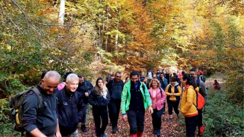 Doğa tutkunları Domaniç’in eşsiz sonbahar manzarasında yürüdü