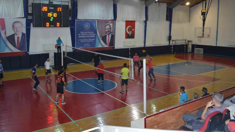 Kahta’da okullararası voleybol turnuvası