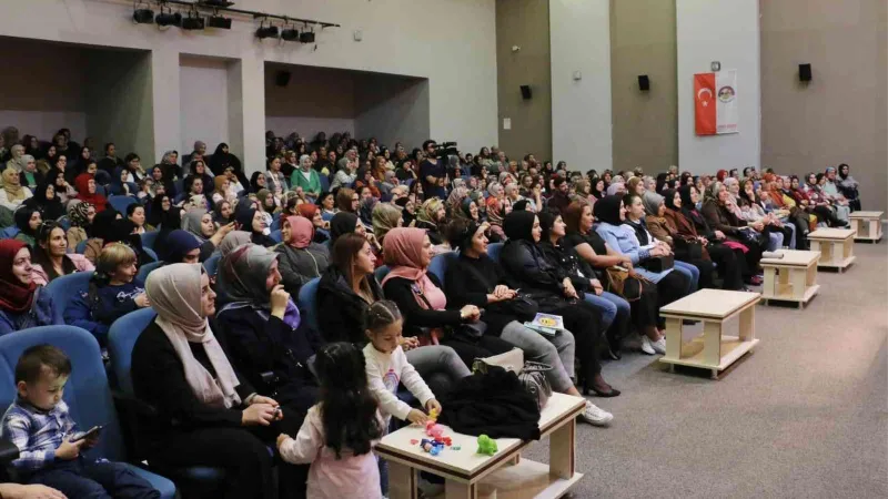 Ebeveynlere "Çocuklarınızı sevin" uyarısı