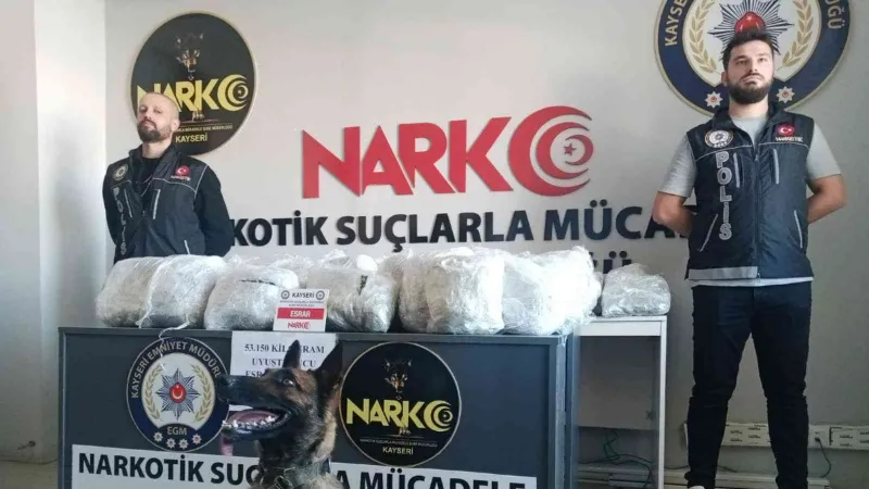 Kiralık araçtan 53 kilo uyuşturucu madde ele geçirildi