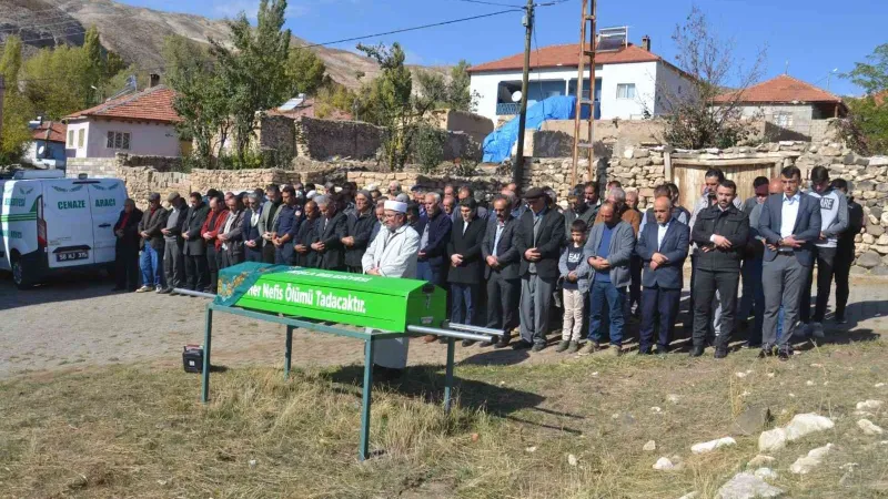 Şehit annesi son yolculuğuna uğurlandı