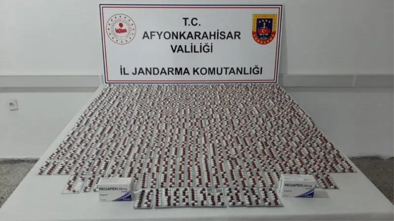 Jandarma durdurduğu araçta 7 bine yakın uyuşturucu hap ele geçirdi