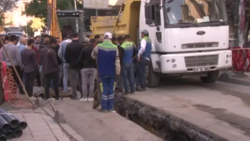 BEDAŞ ekipleri çalışma başlattı, elektrikler kesilince de esnaf mağdur oldu