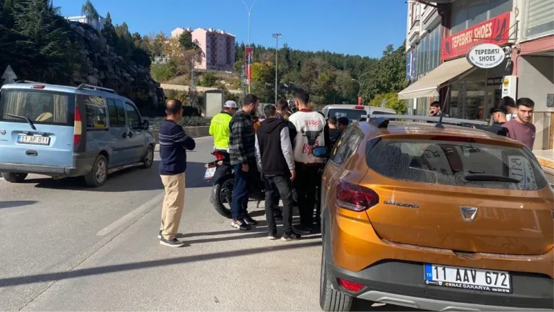 Bilecik’te motosiklet yayaya çarptı: 2 yaralı