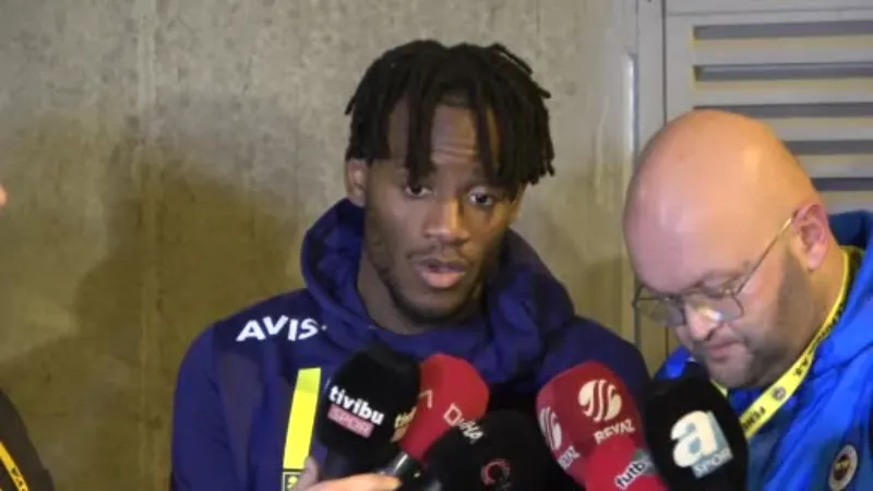 Michy Batshuayi: "Jorge Jesus’u bir polis olarak gördüğümü söyleyebilirim"