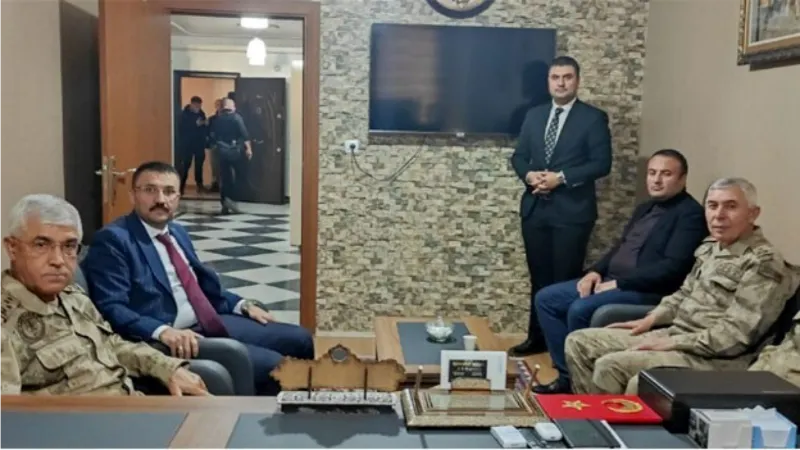 Jandarma Genel Komutanı Çetin, Van’da kanaat önderiyle buluştu