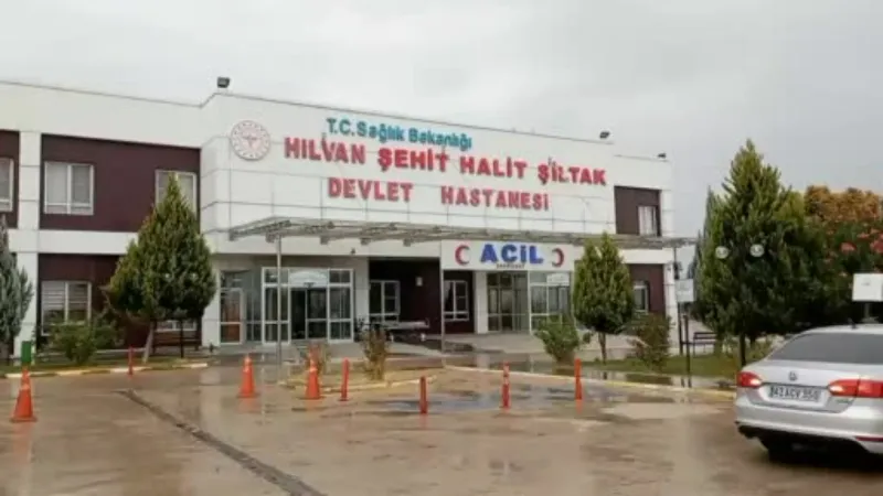 Fare zehri içtikleri iddia edilen 3 kız öğrenci hastanelik oldu