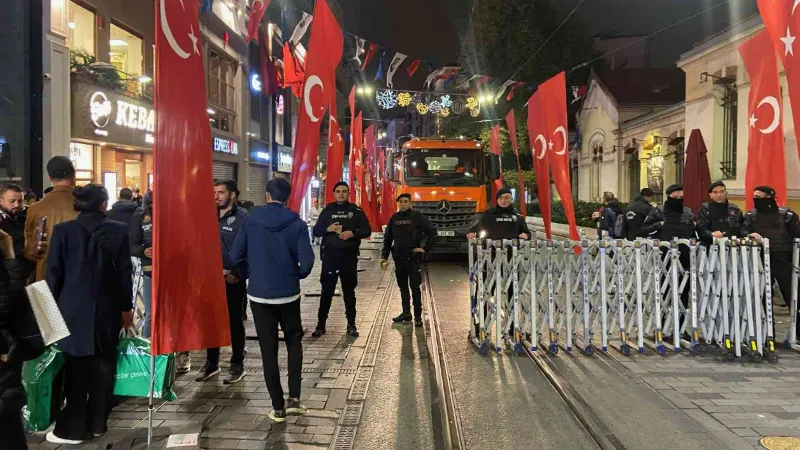 İstiklal Caddesi yaya trafiğine kapatıldı