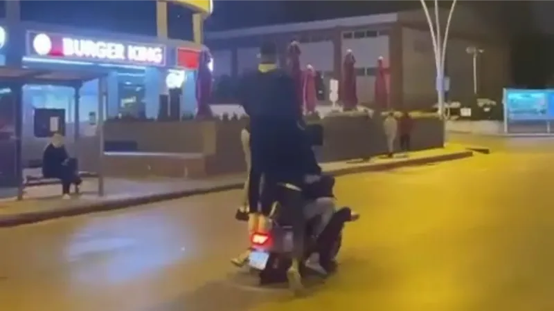 Motosiklete 5 kişi binerek, faciaya böyle davetiye çıkardılar