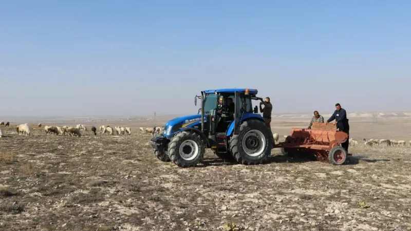 Emirdağ’da sulu ve kuru buğday çeşitlerinin deneme ekimi yapıldı