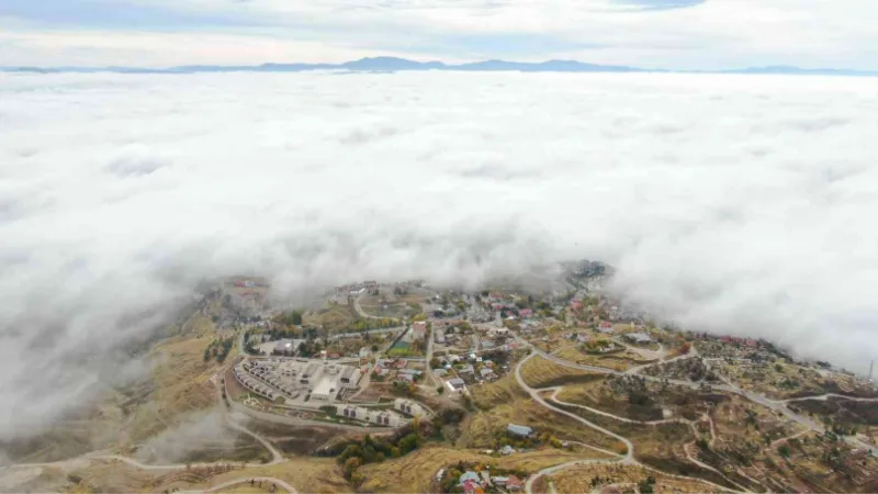 Elazığ sis denizinde kayboldu, ortaya kartpostallık görüntüler çıktı