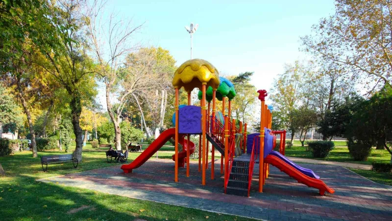 Derince Zübeyde Hanım Parkı yenilendi