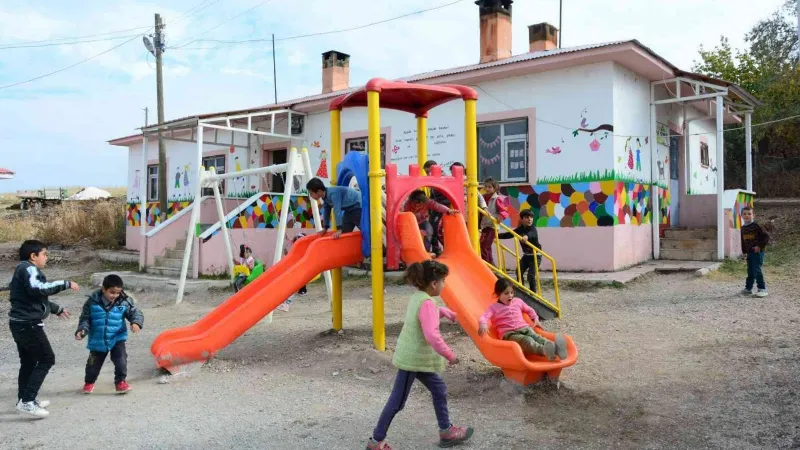 Tuşba Belediyesiyle kırsal mahalleler güzelleşiyor