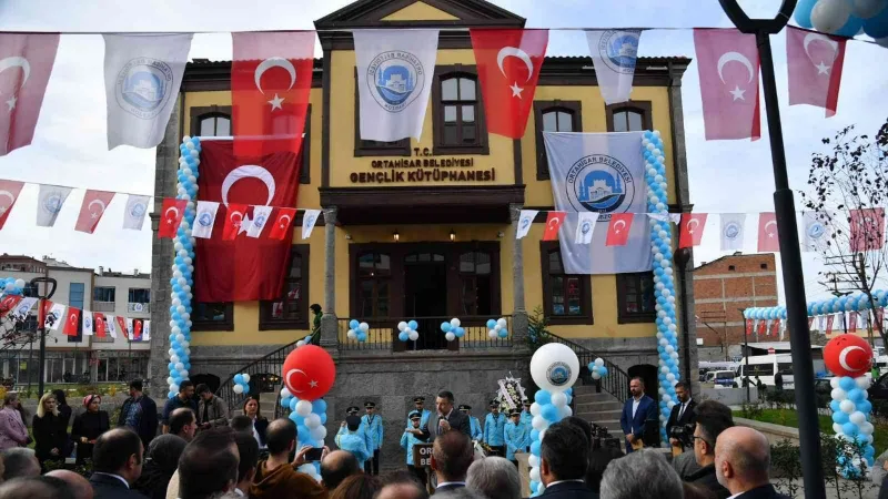 Trabzon’un ilk Gençlik Kütüphanesi açıldı