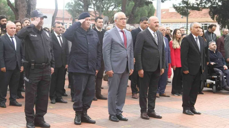 Kuyucak’ta Öğretmenler Günü düzenlenen tören ile kutlandı