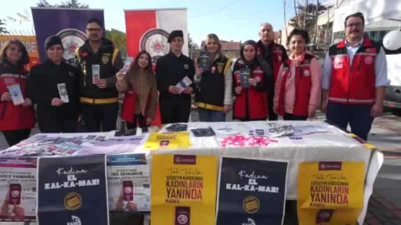 Edirne’de ’Kadına Yönelik Şiddetle Mücadele’ standı yoğun ilgi gördü