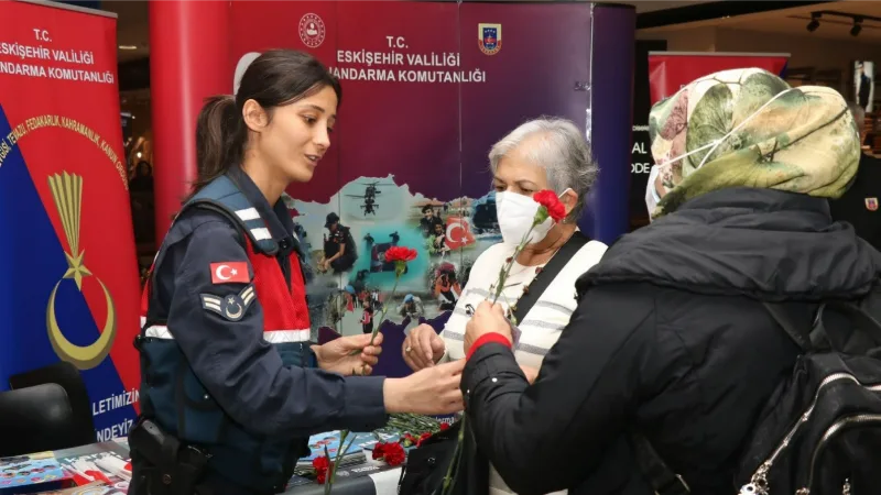 Jandarmadan kadına şiddete karşı bilgilendirme faaliyeti