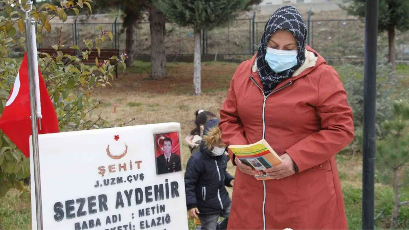 Şehit annesi oğlu için türkü yazdı, dinleyenler duygulandı