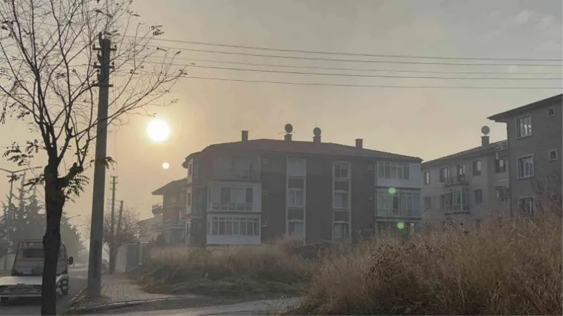 Afyonkarahisar’da sisli hava etkili oldu