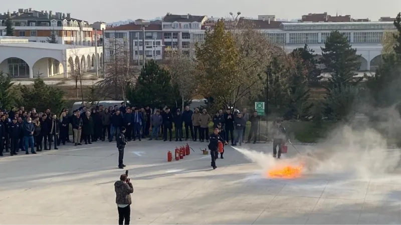 Eskişehir Emniyet’i Tahliye ve Yangın Söndürme Tatbikatı yaptı