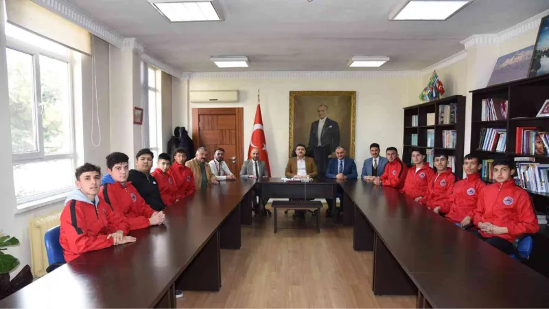 Kayseri’nin ilk ve tek ragbi takımı, ilçe protokolü ile bir araya geldi