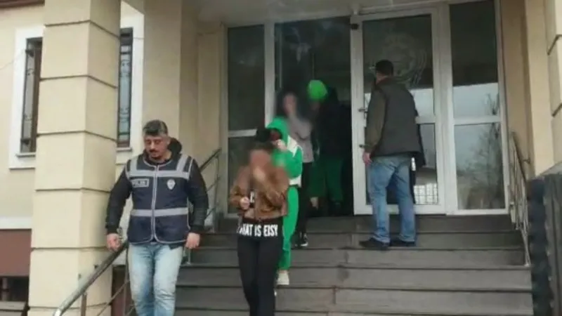 6 adrese eş zamanlı fuhuş operasyonu: 2 kişi tutuklandı