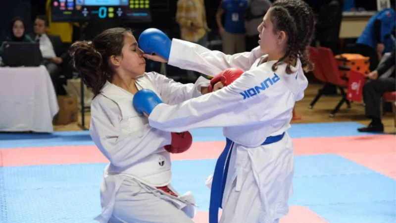 Kocaeli’de karate rüzgarı