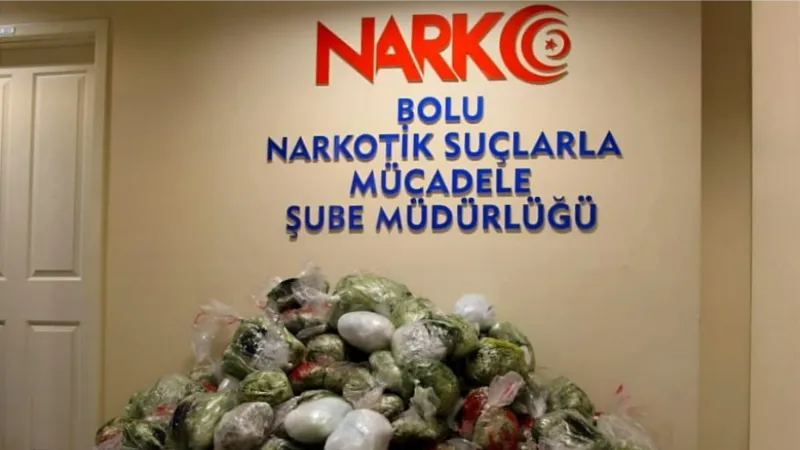 230 kilo uyuşturucuyu ev eşyalarının arasına saklamış