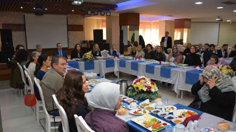 “Gönül Bağı” projesi çerçevesinde özel eğitim öğrenci velilerine yönelik kahvaltı etkinliği gerçekleştirildi