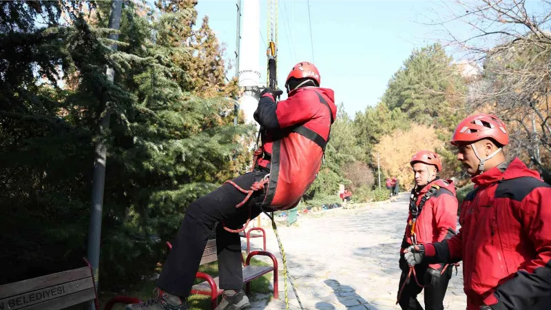 Jandarma Arama Kurtarma Timleri’nden teleferikte kurtarma tatbikatı